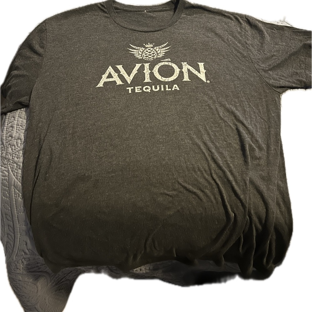 Avion tequila T shirt men’s size Lg